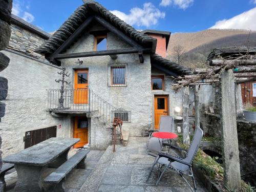 外觀, 露斯提切馬嘉旅館 (Rustici Maggia) in 馬賈