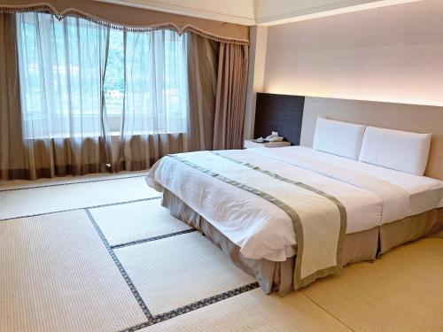 Hoya Hot Springs Resort & Spa