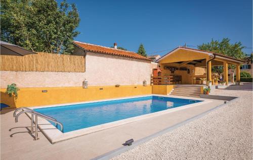 Beautiful Home In Barban With 3 Bedrooms, Wifi And Outdoor Swimming Pool