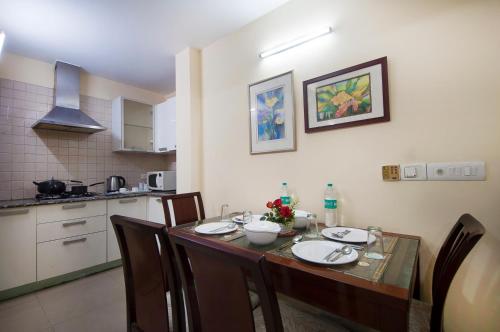 Imperial Apartments Huda City Center