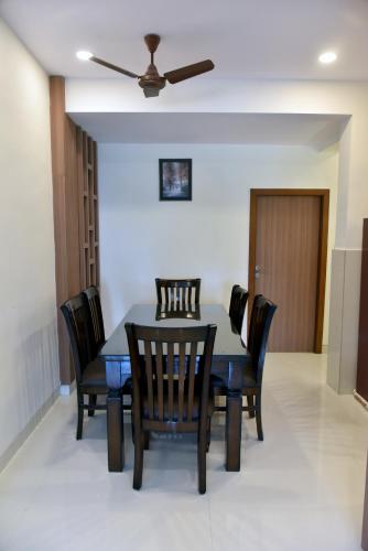 Lawande Holiday Homes- Riverside Nest