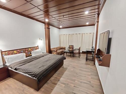 Hotel Himalayan Club - Galajwari