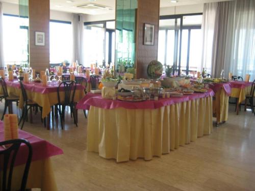 Hotel Suprem sul Mare - image 3