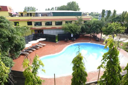 Swimming pool, Hotel Nirvana Luxury International in Siddharthanagar