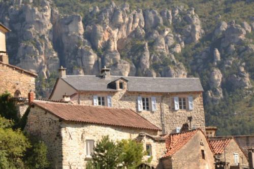 L Oustal de la Fontaine Mostuéjouls Gorges du Tarn gîte à louer Mostuéjouls