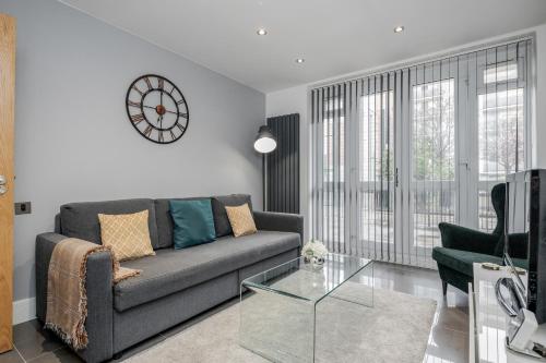 Luxury Chic Apartment near Canary Wharf, Excel, O2 & Stratford 4