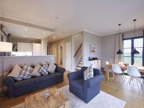 Reetland am Meer - Premium Reetdachvilla mit 3 Schlafzimmern, Sauna und Kamin F10 in Dranske, Deutschland