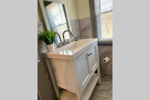 Bathroom, The Southside Villa- With Private Yard & Free Parking, Minutes From Falls & Casino by Niagara Hospit in Niagara Falls City Center