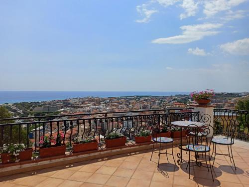 VelaLatina Residence B&B Soverato - Camera Scirocco - Soverato Marina