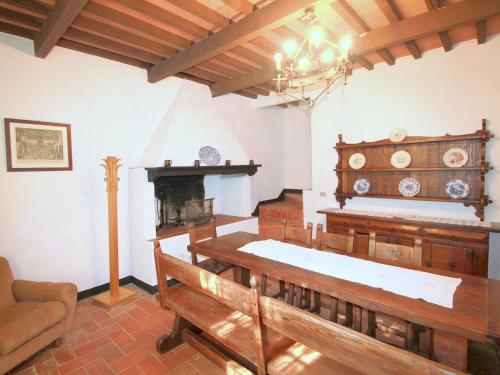 Tuscan Farmhouse in Montescudaio with Private Pool gîte à louer Montescudaio