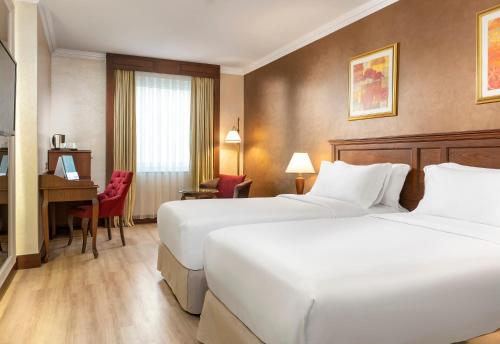 2 twin beds