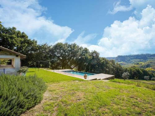 Vintage Villa in Sermugnano with Infinity Pool