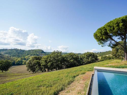 Vintage Villa in Sermugnano with Infinity Pool