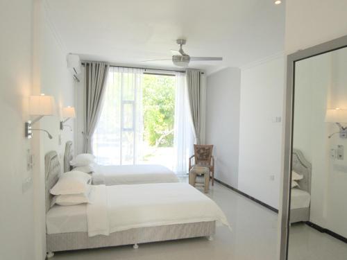 Nazaki Beach Hotel ALL INCLUSIVE Food Drinks Scuba Spa Kite Surf in Laamu Atoll