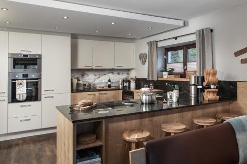 Chalet Zell by Chalet Alp Lux - Ski in-out