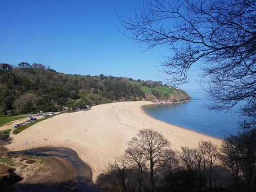 Tuvākā izklaides vieta, Merrifield House Devon - Private Bathroom, Share Kitchen & Great Views in Churchstow