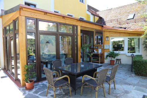 A szálláshely kívülről, Hotel Schlossresidenz Heitzenhofen in Duggendorf