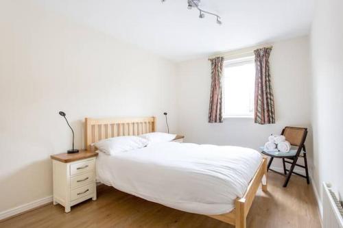 Dicksonfield - Modern 2 bed 2 bath apartment close to city centre - image 4