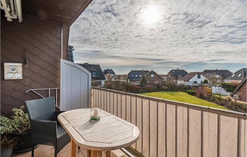 Amazing Apartment In Friedrichskoog With Kitchen