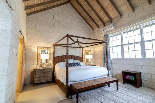 The Carriage House image 5