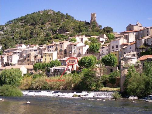 Bel appartement, terrasse plein sud, Vieux Village - Apartment - Roquebrun