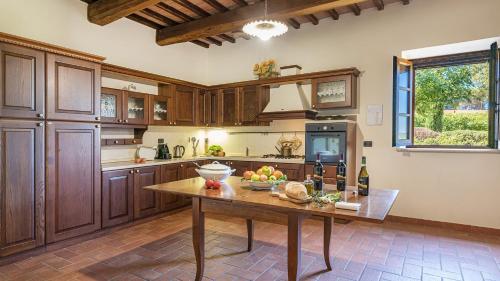 المرافق, Il Fitto 10, Emma Villas in Chianacce