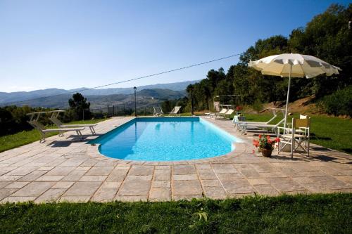 VILLA LIZ Tuscany, private pool, hot tub, property fenced, pets allowed