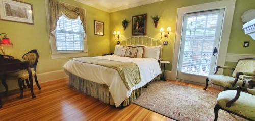 King Room with Balcony