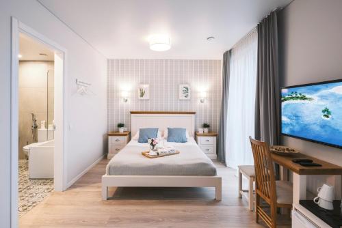 J14A I Rooms & Apartments AUTOMATED SELF CHECK-IN 1