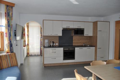 Kitchen, Apart Stella Bianca in Kappl