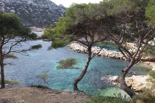Mon petit Paradis, Cassis centre Apt 90 m2, 200 m Mer, terr plein sud, clim park prive