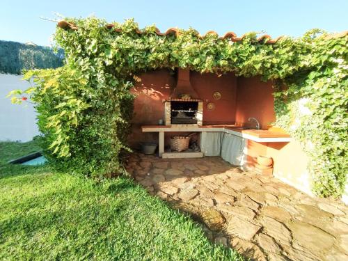 Casa da Glicia, una casa con piscina privada, para disfrutar y relajarse in Goyán