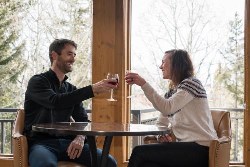 Bear Creek Lodge - image 6