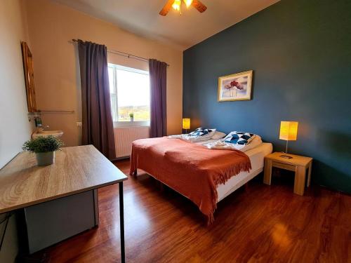 2 twin beds