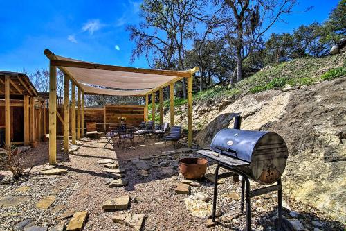 Home with Large Deck and BBQ Grill in New Braunfels in New Braunfels, USA