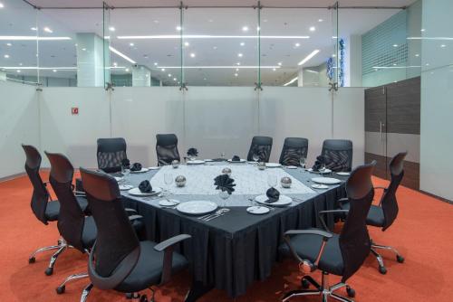 292094680 Holiday Inn Mexico City-Plaza Universidad by IHG