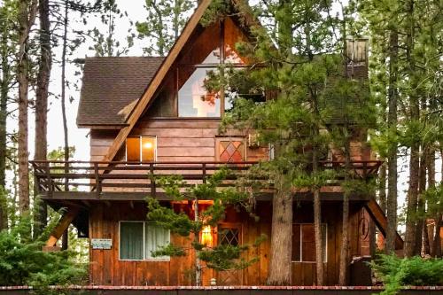 The Wilkie Cabin in Big Bear City, USA