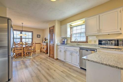 Lexington Home about 2 Mi to University of Kentucky! in Hill N Dale