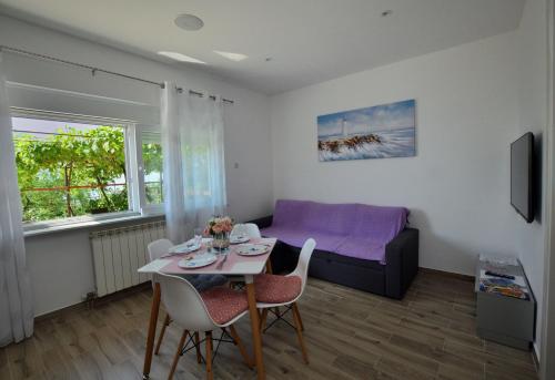 Apartment Happy sound - image 8