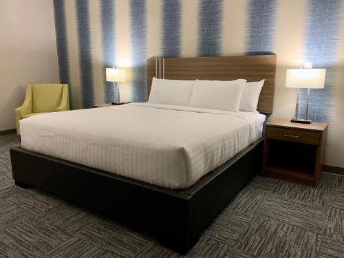 Meridian Inn & Suites Regina Airport