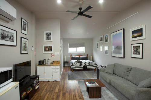 Pound Creek Gallery - Wagga Wagga