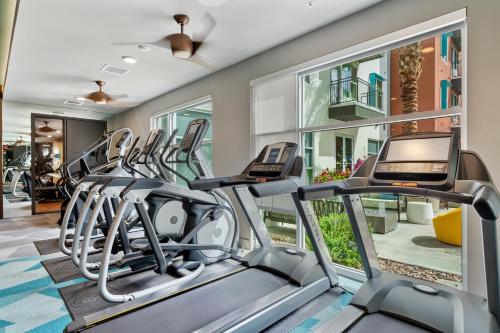 Stay Gia Chic Modern Luxury 1 Br Apartment With Swimming Pool At Encore Tessera