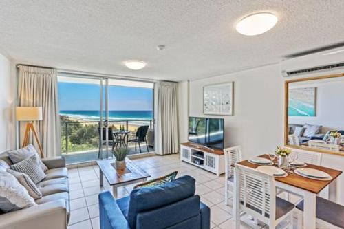 One The Esplanade Apartments on Surfers Paradise Over view