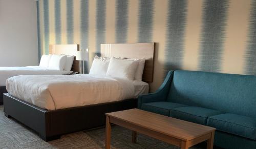 2 queen beds