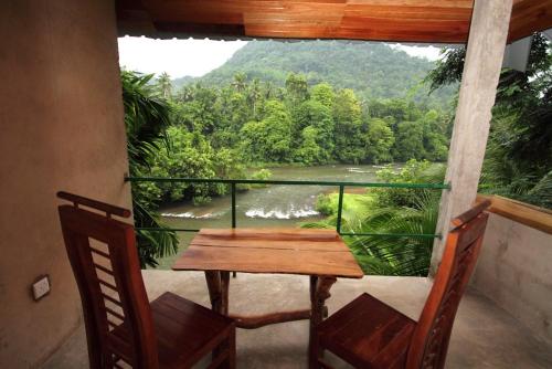 Ceylon Hostel by Realdeal