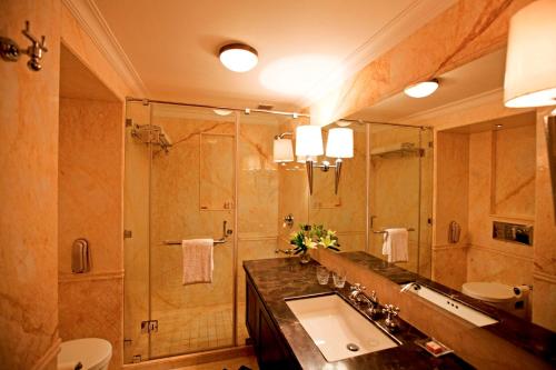 The Claridges Nabha Residence Mussoorie - 화장실