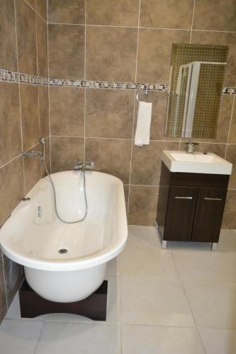 Bathroom, Riviera Hotel in Mossel Bay