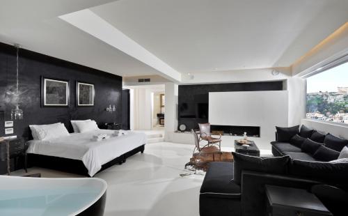 ALTO PSYRRI PENTHOUSE by K&K - image 2