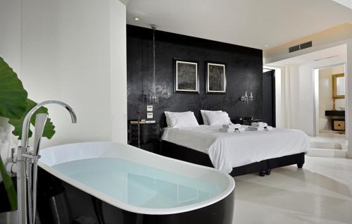 ALTO PSYRRI PENTHOUSE by K&K - image 7