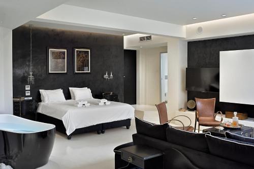 ALTO PSYRRI PENTHOUSE by K&K - image 3